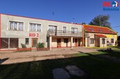 Prodej 2 rodinných domů v Bylanech u Českého Brodu, celková výměra pozemků 2.266 m2, cena 9268970 CZK / objekt, nabízí