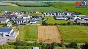 Prodej pozemku o výměře 1146 m2 pro výstavbu rodinného domu v obci Tuchoraz u Českého Brodu., cena 5495000 CZK / objekt, nabízí