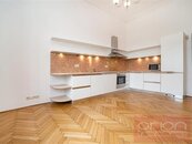 Pronájem prostorného bytu: Praha 2 - Vinohrady, Ibsenova, cena 4400 EUR / objekt / měsíc, nabízí 