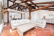 Pronájem atypického mezonetového bytu: Praha 2 - Vinohrady, Ibsenova, cena 3200 EUR / objekt / měsíc, nabízí
