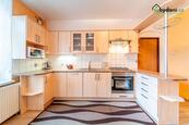 Prodej bytu 2+1 (65 m2) s vlastní garáží a zahrádkou v ulici Lesní, Doubravka, okres Plzeň - město, cena cena v RK, nabízí 