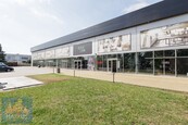 Pronájem obchodních prostor/showroomu (142,4 m2), SHOP PARK Čestlice, Průhonická ul., cena 18 EUR / m2 / měsíc, nabízí 