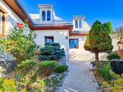 Pronájem prostorného bytu 4+kk (132 m2) s terasou, po celkové rekonstrukci, Praha 5 - Jinonice, cena 29000 CZK / objekt / měsíc, nabízí Maxxus reality