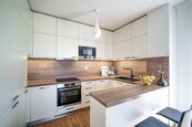 Prodej novostavby bytu 3+kk s terasou 23 m2 a garáž. st., Horoměřice, cena 9800000 CZK / objekt, nabízí 