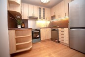 Prostorný 3kk s parkovacím stáním, cena 7600000 CZK / objekt, nabízí
