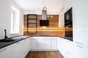 Pronájem novostavby RD 5+kk/2PS, zahrada v Kamenici u Prahy, Ringhofferova ulice, cena 45000 CZK / objekt / měsíc, nabízí