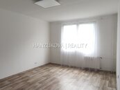 Podnájem zrekonstruovaného bytu 2+1 s balkonem, Branišovská, cena 14000 CZK / objekt / měsíc, nabízí 