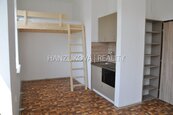 Pronájem zrekonstruovaného bytu 1+kk, Pražská tř., cena 8500 CZK / objekt / měsíc, nabízí