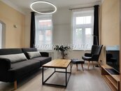 Pronájem kompletně zařízeného bytu 2+1 se zahradou, Komenského, cena 17000 CZK / objekt / měsíc, nabízí