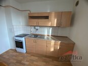 Pronájem pěkného bytu s vybavením 1+1 33 m2, Opava, ul. Polanova, cena 7500 CZK / objekt / měsíc, nabízí 