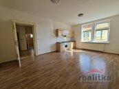 Pronájem bytu 2,5+kk na Husově ul. v Opavě, cena 11500 CZK / objekt / měsíc, nabízí