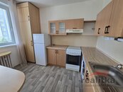 Pronájem hezkého bytu 2+1, 44m2, Opava, ul. Antonína Sovy, cena 12000 CZK / objekt / měsíc, nabízí