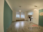 Pronájem velkého bytu 2+kk 66 m2 se zahradou, Opava, ul. Olomoucká, cena 13000 CZK / objekt / měsíc, nabízí