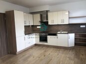 Rohový byt 2+kk v projektu Tyto Alba 62 m2, cena 18500 CZK / objekt / měsíc, nabízí 