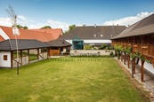 Prodej vícegeneračního rodinného sídla/rekreačního statku, 950 m2 - Žabovřesky, okres Č. Budějovce, cena cena v RK, nabízí