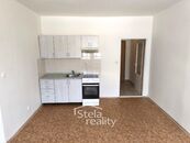 Pronájem bytu 1+1, 44 m2 s balkónem, OV, ul. Šmilovského, Bruntál, cena 9200 CZK / objekt / měsíc, nabízí
