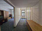 Pronájem částečně zařízeného bytu 3+1 na ulici Kudelova, cena 23000 CZK / objekt / měsíc, nabízí
