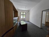 Pronájem částečně zařízeného bytu 3+1 na ulici Kudelova, cena 23000 CZK / objekt / měsíc, nabízí