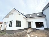 Prodej novostavby RD 5+1 s garáží, pozemek 813 m2, cena 6990000 CZK / objekt, nabízí 