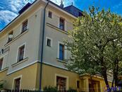 Velmi pěkný byt 3+1 ve vilovém domě se zahradou, ul. Lovecká , cena 6290000 CZK / objekt, nabízí