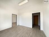 Pronájem, komerční prostor, 38 m2, Teplice, ul. Československých legií, cena 3800 CZK / objekt / měsíc, nabízí