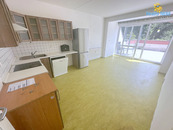 Pronájem bytu 4+kk 86m2 s terasou 30m2 a garáží Nad Šálkovnou Praha Braník, cena 26000 CZK / objekt / měsíc, nabízí