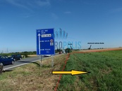 Prodej komerčního pozemku 8 498 m2 na okraji Kolína, cena 899 CZK / m2, nabízí