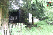 Prodej rodinného domu v havarijním stavu, pozemky 2225m2, cena 2000000 CZK / objekt, nabízí