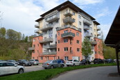 Pronájem bezbariérového bytu 2+kk, 50 m2, parkovací místo, ul. U Dlouhé stěny, Jihlava., cena 14000 CZK / objekt / měsíc, nabízí