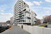 Pronájem moderní 1+kk 36m2 + balkon 6m2 výtah parkovací stání , cena 23000 CZK / objekt / měsíc, nabízí Mgr. Jan Vodenka