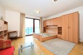 Pronájem moderní 1+kk 42m2 + balkon 4m2 výtah sklep garáž, cena 18000 CZK / objekt / měsíc, nabízí 