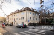 Výjimečný byt na prodej 4kk 125m, skvělá lokalita v centru Prahu na metru a tramvaji Malostranská, p, cena cena v RK, nabízí 