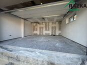Dvougaráž s elektřinou v nově vznikající lokalitě Palackého, cena 800000 CZK / objekt, nabízí