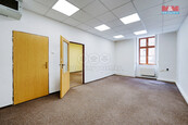 Pronájem kancelářského prostoru 40 m2 v Plzni, ul. Prešovská, cena 15424 CZK / objekt / měsíc, nabízí 