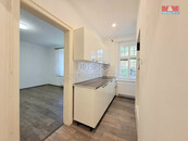 Pronájem bytu 1+1, 35 m2, Karlovy Vary, ul. Rumunská, cena 9000 CZK / objekt / měsíc, nabízí
