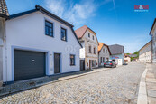 Prodej rodinného domu, 210 m2, v Kamenici n.L., ul. Dobšova, cena 11990000 CZK / objekt, nabízí