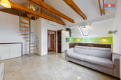 Prodej bytu 4+kk s garáží, 70 m2, Karlovy Vary, ul. Husova, cena 4890000 CZK / objekt, nabízí