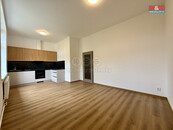 Pronájem bytu 2+kk, 60 m2, Ostrava, ul. Ruská, cena 13500 CZK / objekt / měsíc, nabízí