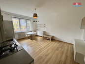 Pronájem bytu 2+kk, 36 m2, Třinec, ul. Dukelská, cena 12500 CZK / objekt / měsíc, nabízí