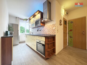 Prodej bytu 3+1, 64 m2, Karlovy Vary, ul. Okružní, cena 3764780 CZK / objekt, nabízí