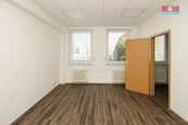 Pronájem kancelářského prostoru, 30 m2, Opava, ul. Těšínská, cena 3000 CZK / objekt / měsíc, nabízí