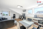 Pronájem bytu 2+kk, 45 m2, Hostivice, ul. Unhošťská, cena 21000 CZK / objekt / měsíc, nabízí