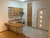 Exlusivně nabízíme na pronájem - cihlový byt 1+1 36m2 v klidné lokalitě Zlín Podlesí, cena 8900 CZK / objekt / měsíc, nabízí