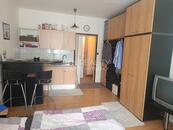 Exklusivní prodej - byt 1+kk Zlín U Trojáku 30m2 + sklep, se zavedeným platícím nájemníkem, cena 2899000 CZK / objekt, nabízí