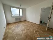 Pronájem bytu 1+1, po kompletní rekonstrukci, nám. Svobody, Znojmo, cena 8500 CZK / objekt / měsíc, nabízí