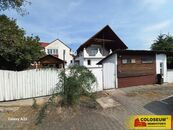 Sebranice, RD 6+3, 220 m2, tři bytové jednotky, dvorek, pergola rodinný dům, cena 6400000 CZK / objekt, nabízí 