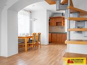 Napajedla, dvougenerační RD 2+1 a 3+kk, 2 garáže, zahrada, pergola, vířivka rodinný dům, cena 7950000 CZK / objekt, nabízí 