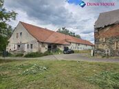 Prodej pozemku 1.691 m2 se zemědělskou stavbou, Dolní Chvatliny, okr. Kolín., cena 5250000 CZK / objekt, nabízí 