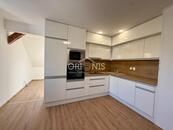 Pronájem podkrovního bytu 4+1, 98m2, Na Příkopech, Chomutov , cena 18000 CZK / objekt / měsíc, nabízí