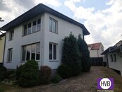 Prodej dvougeneračního domu 192m2, pozemek 832m2, s garáží, obec Dobříš